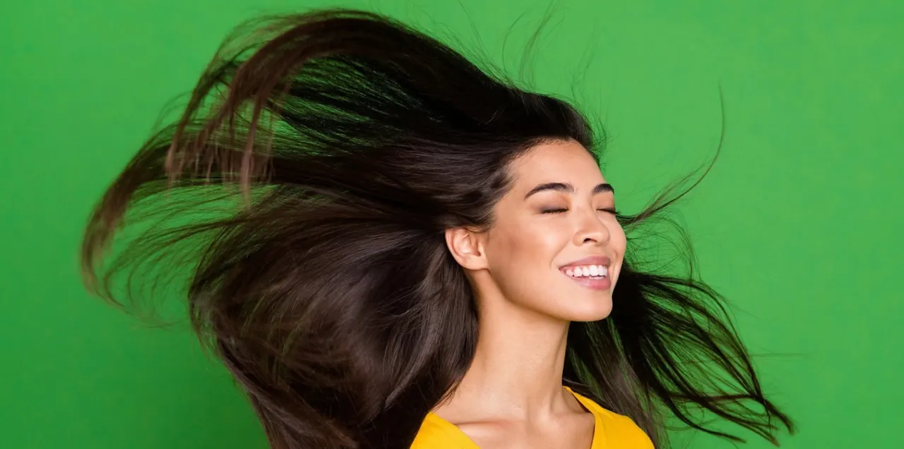 Cara Mencegah Rambut Lepek dan Kusam di Musim Hujan