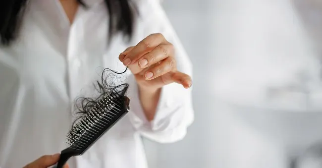 Rambut Rontok? Ini Dia Solusi yang Efektif!