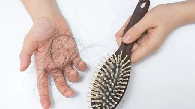 Dampak Hormon Tiroid pada Kesehatan Rambut Anda: Kenapa Rambut Bisa Rontok & Solusinya