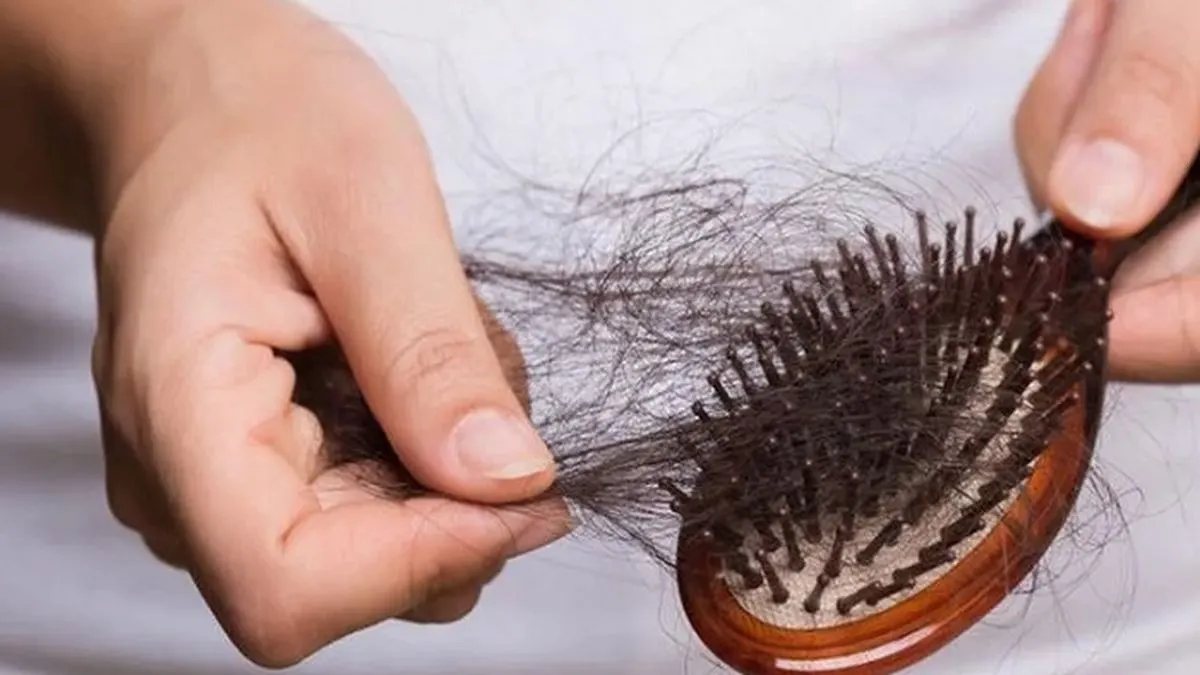 Penyebab Rambut Rontok dan Cara Mengatasinya Secara Alami di Rumah
