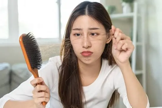 Jangan Tunggu Botak, Ini Penyebab Rambut Rontok Berlebihan
