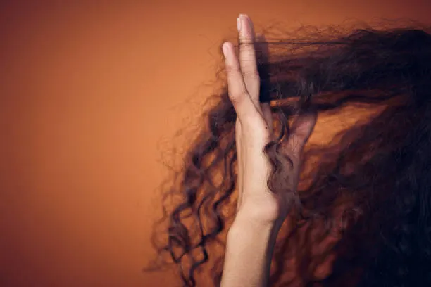 Rambut Menggumpal: Penyebab, Cara Mencegah, dan Tips Perawatan