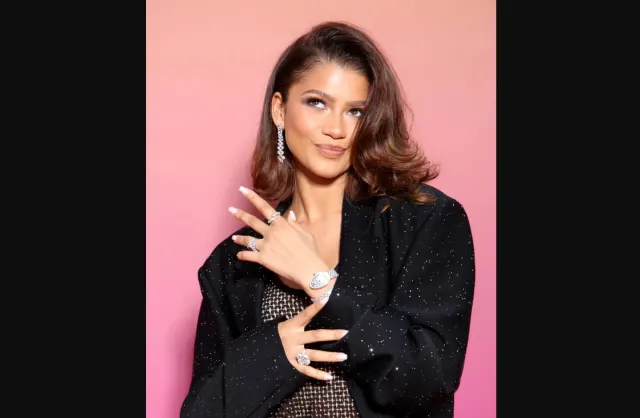 Zendaya Menggebrak Tren dengan Warna Rambut “Honey Blonde”