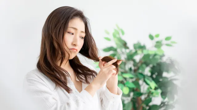 10 Tips Perawatan Rambut Kusut agar Tetap Berkilau dan Mudah Diatur