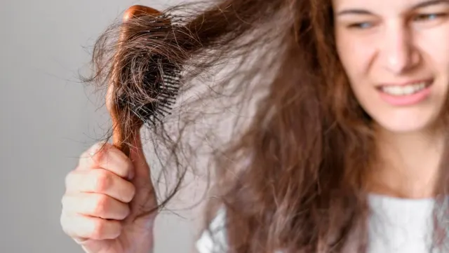 Rambut Kering & Kusut? Ini 5 Cara Bikin Lembut Tanpa ke Salon!