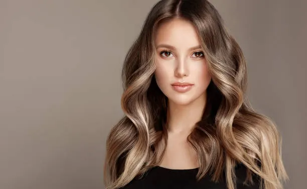 Inspirasi Rambut Wanita 2025: Potongan dan Warna yang Wajib Kamu Coba!
